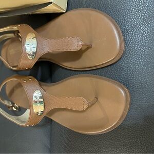 Michael Kors Logo Plate T- Strap sandal